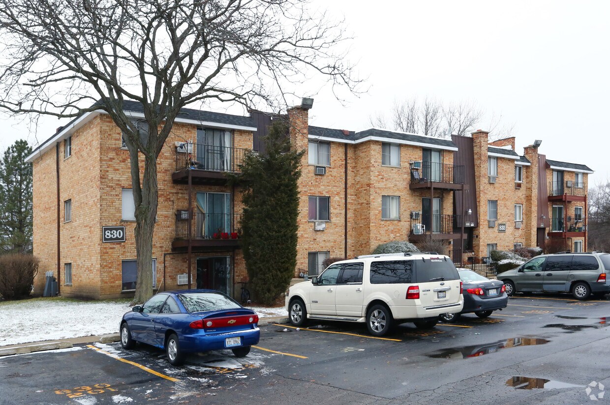 830 834 W College Blvd Addison Il 60101 Apartments Addison Il Apartments Com