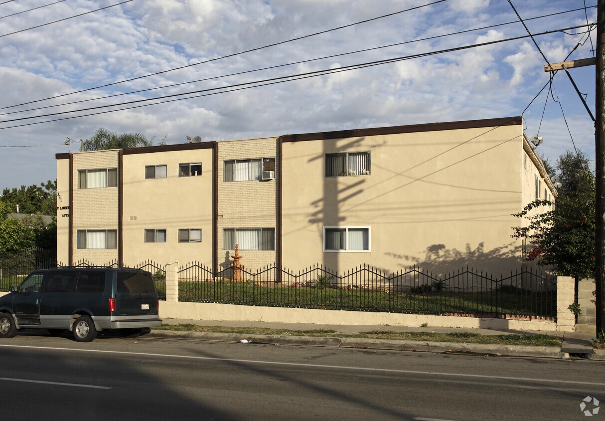 Building Photo - 321 W Lambert Rd