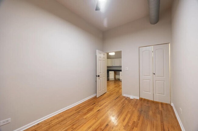 Foto del edificio - 1538 N Milwaukee Ave