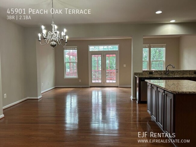Building Photo - 45901 Peach Oak Terrace