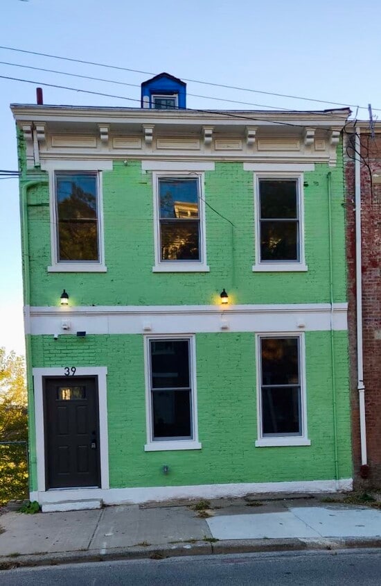 Primary Photo - 39 E Clifton Ave