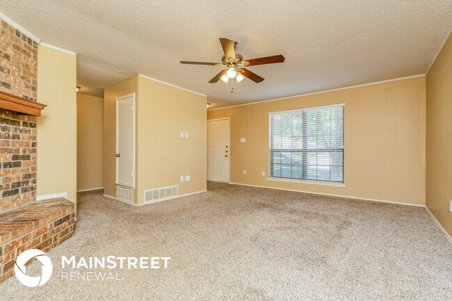 Foto del edificio - 4217 Oak Country Dr