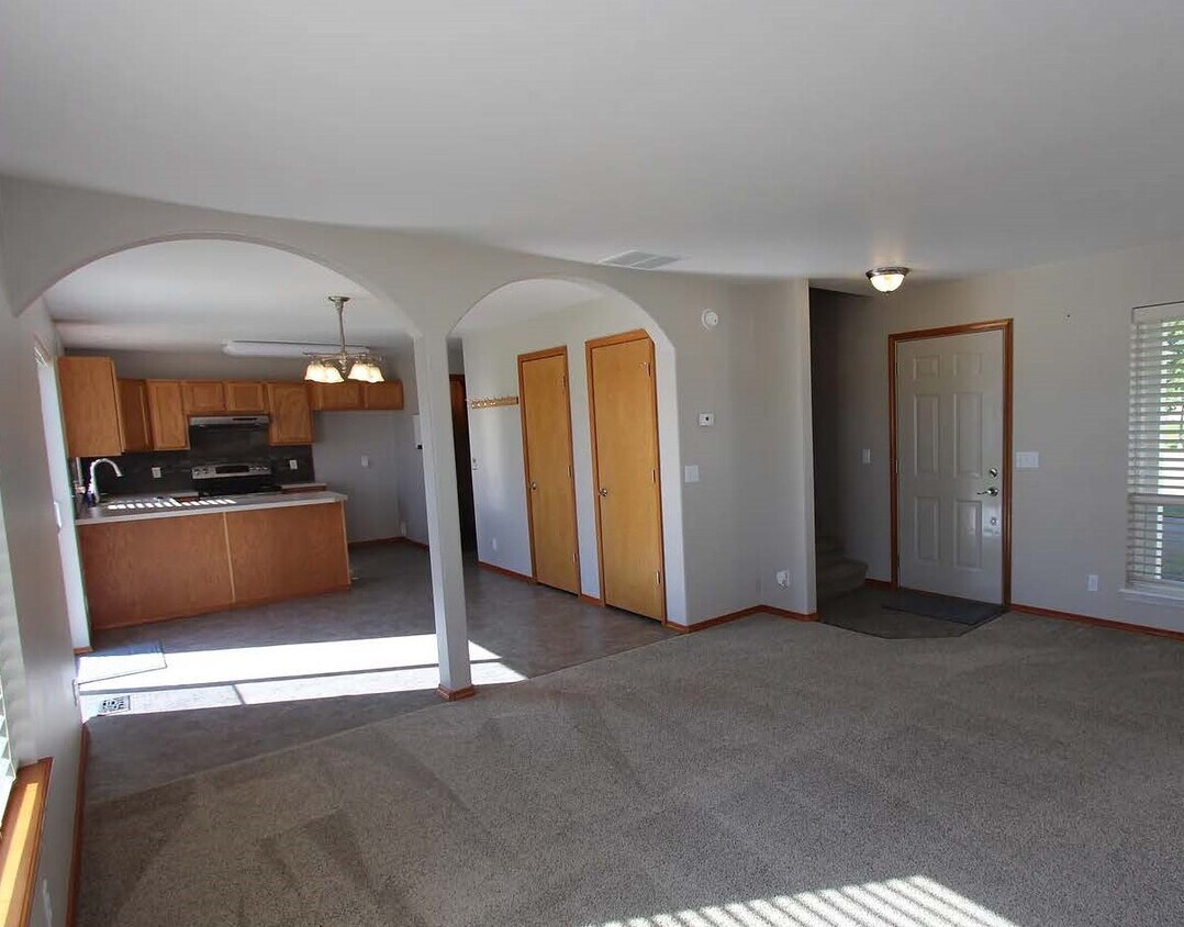 7416 N Courcelles Pky, Coeur d'Alene, ID 83815 House Rental in Coeur