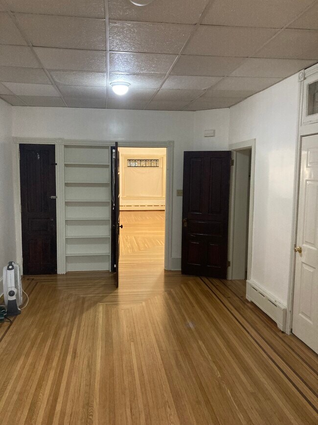Foto del edificio - 228 E Philadelphia Ave