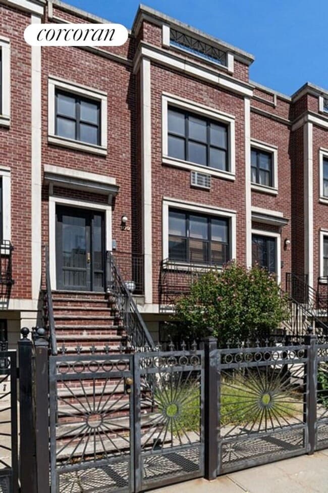 Foto del edificio - 107 Pulaski St