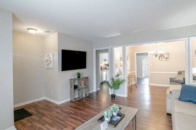 Foto del edificio - 850 Forestwood Dr