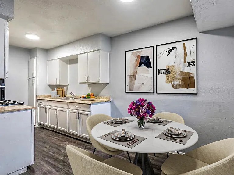 Foto del edificio - 2751 E Ledbetter Dr