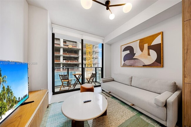 Building Photo - 11 NE 6th St