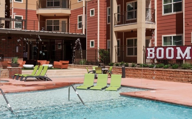 Building Photo - Millennium Norman