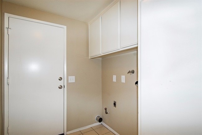 Building Photo - 1085 Yardley Way