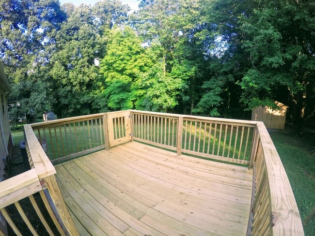 Building Photo - One Level House in Madison Heights