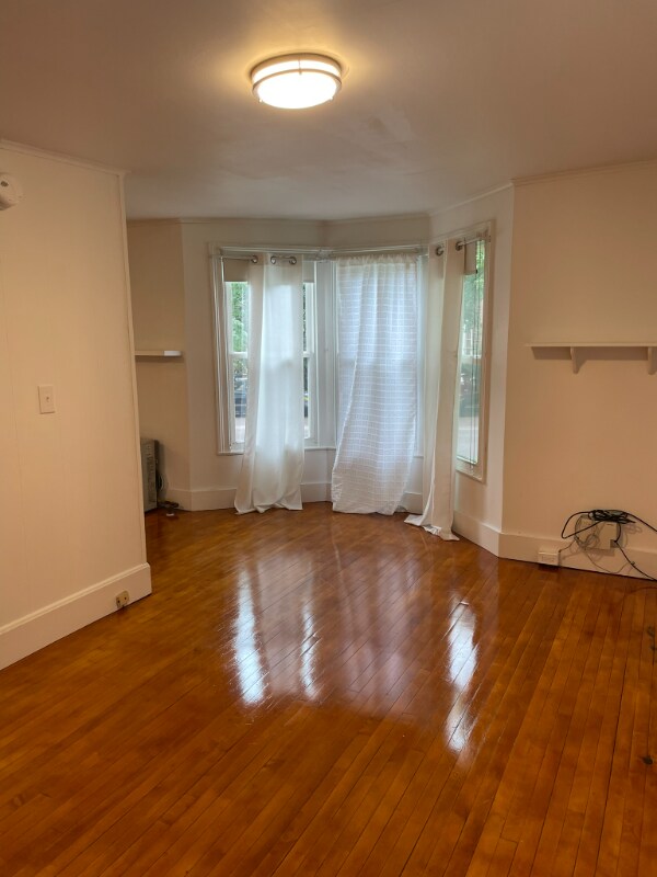 Foto del edificio - 239 Maple St
