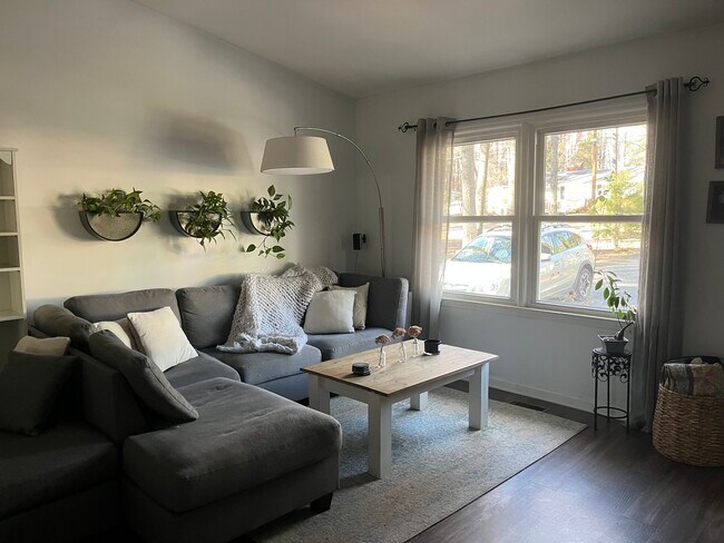 Building Photo - 2119 Strebor St