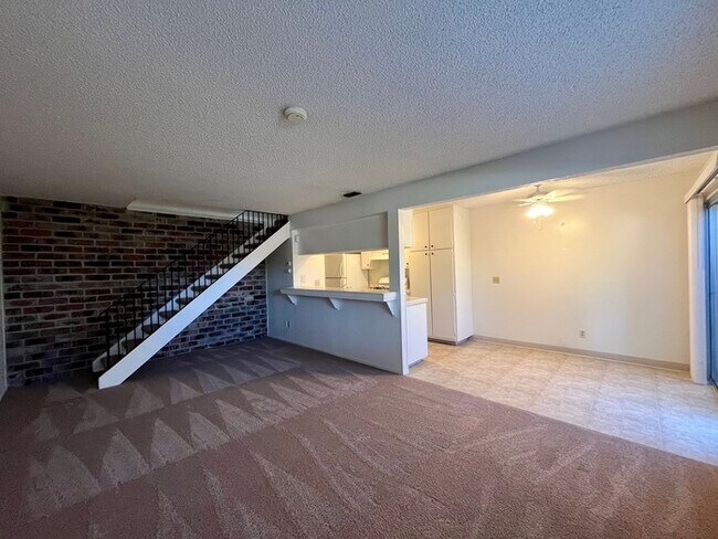 Foto del edificio - 2 Bed/1 Bath Foothill Farms Condo with Private Patio