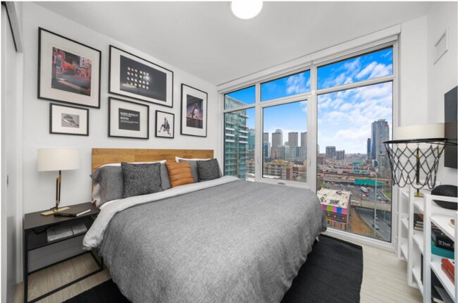 Foto del edificio - 335 N Halsted St