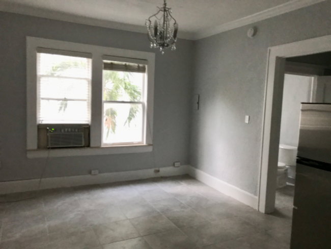 Building Photo - 124 Mendoza Ave