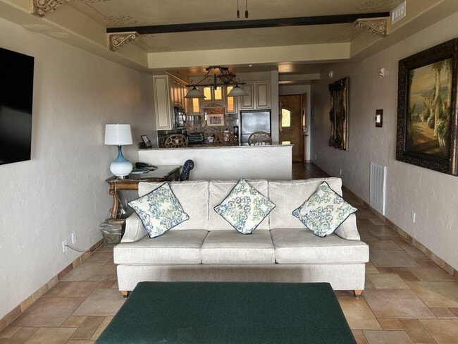 Building Photo - 935 Beachview Dr
