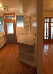 Split kitchen and dining room - 1130 W Morse Ave