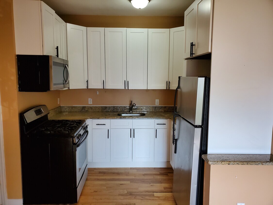 Foto principal - 248 Duncan Ave