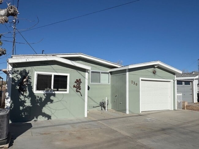 Building Photo - 230 E Riverfront Dr