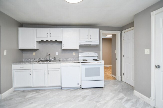 Foto del edificio - 4 Bed 1 Bath Single Family Home