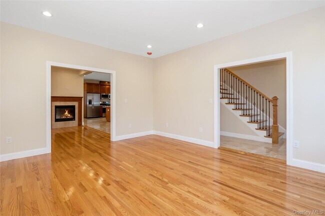 Foto del edificio - 16 Grand Blvd