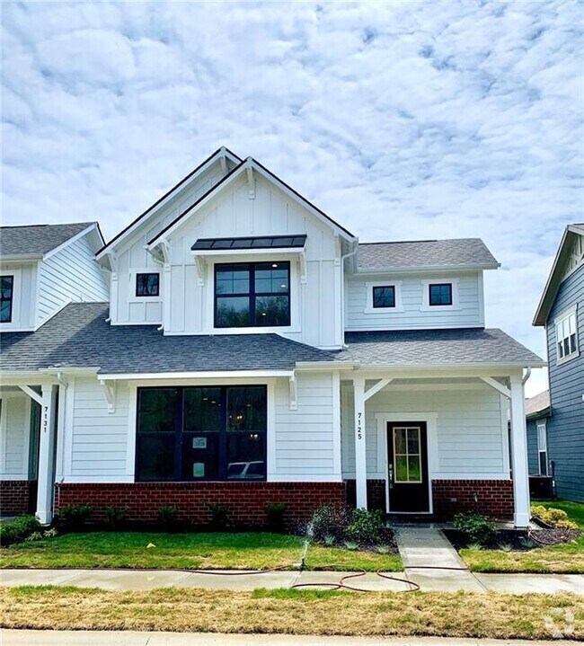 Legacy Meadows Apartments for Rent with Parking Carmel, IN 1