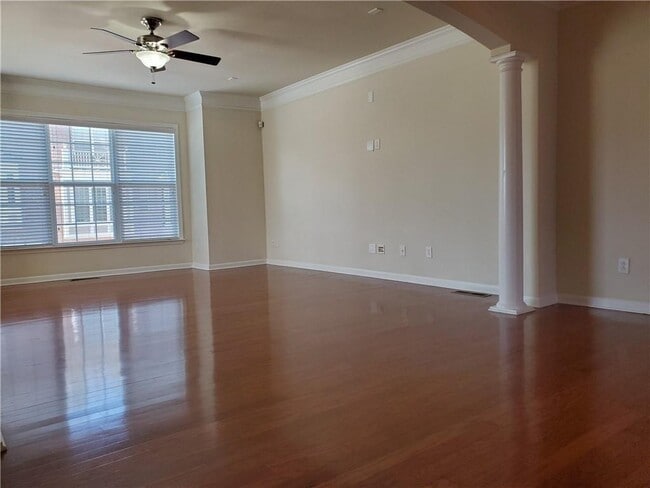 Building Photo - 11025 Brunson Dr