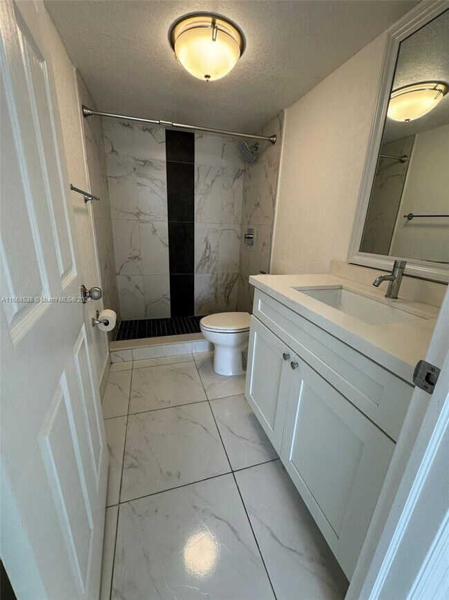 Foto del edificio - 8511 NW 8th St