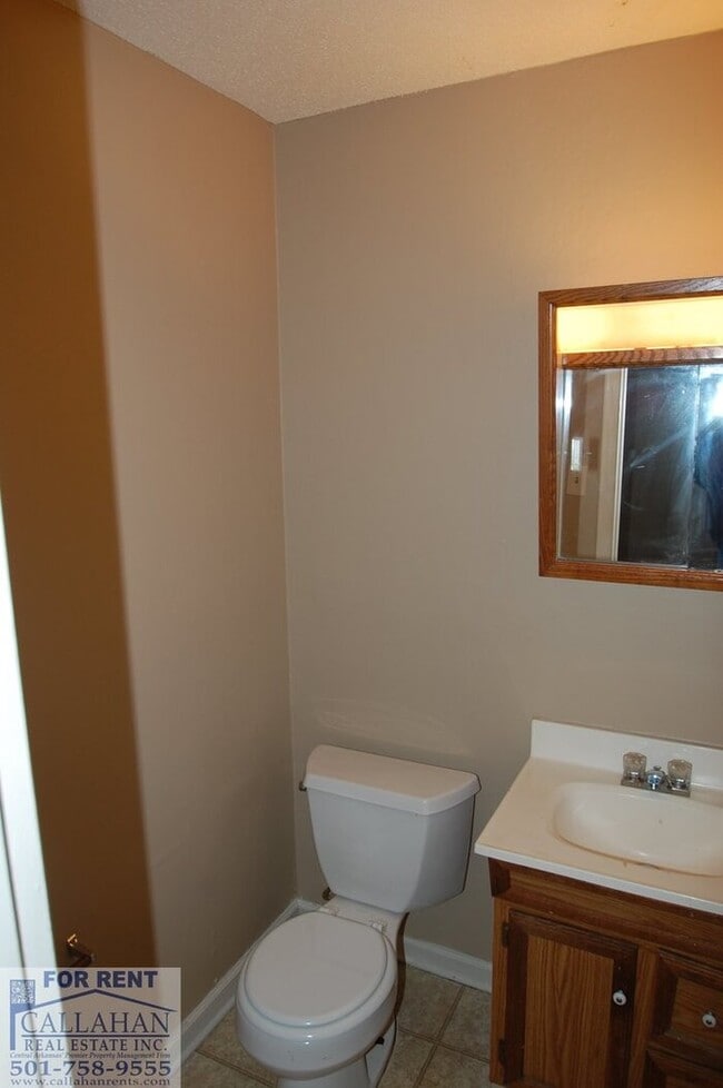 Building Photo - Little Rock 3 Bedroom 1.5 Bath