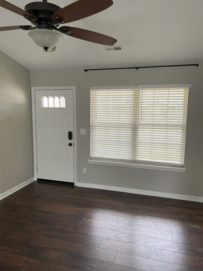 Building Photo - 3-Bedroom Home in Desirable Fields of Lancassange, Jeffersonville