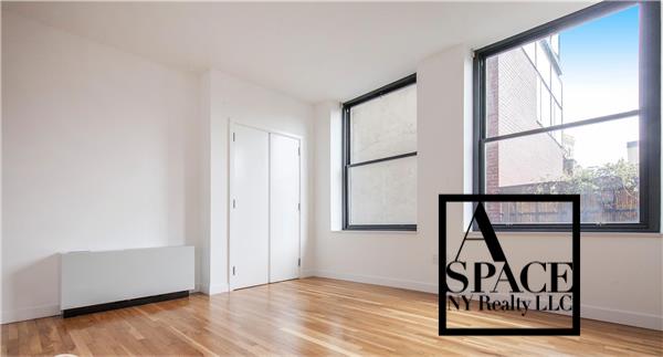 Foto del edificio - 318 W 11th St