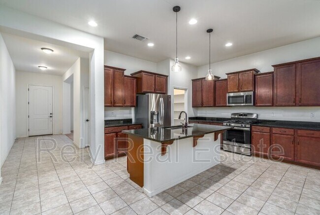 Building Photo - 20537 W Valley View Dr