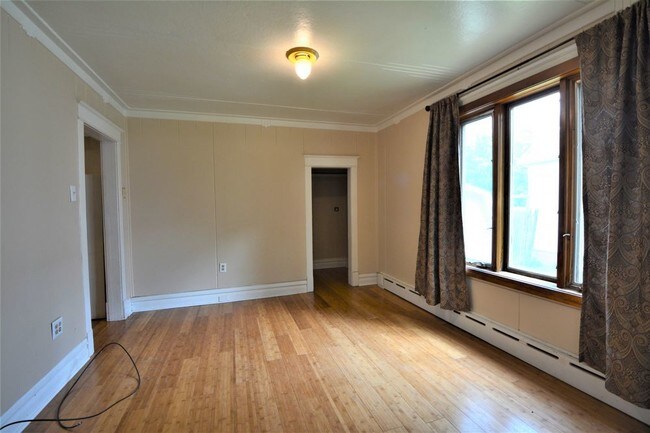 Building Photo - One Bedroom Home