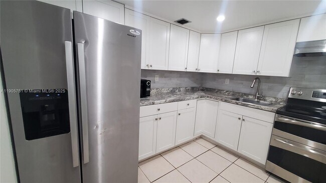 Foto del edificio - 14180 SW 84th St