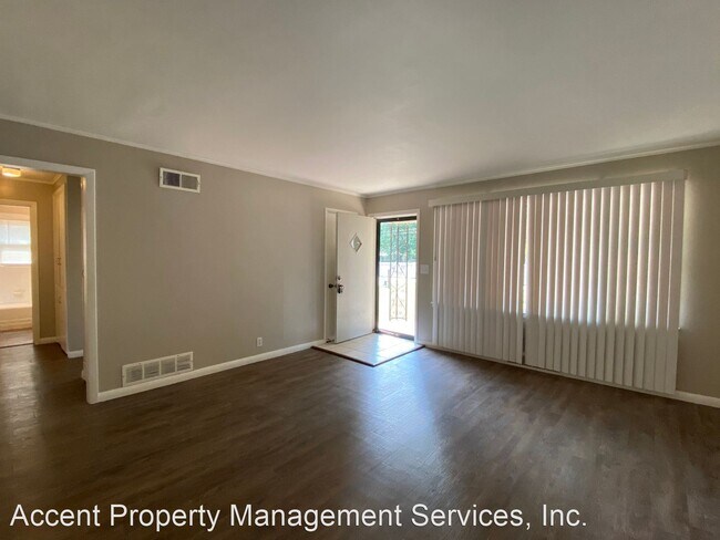 Building Photo - 3 br, 1 bath House - 2605 E. 55th Place