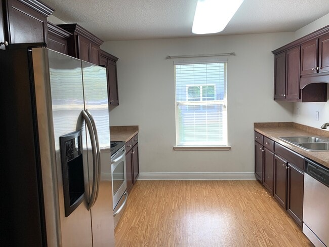 Building Photo - Pensacola - Weatherstone - 3 bedroom, 2 ba...