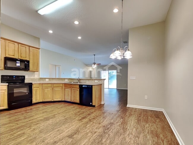 Building Photo - 632 E Red House Branch Rd