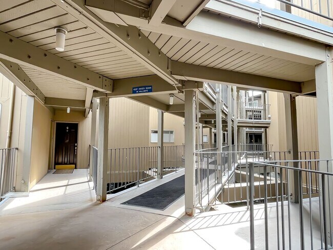 Foto del edificio - Waterfront 2bd/1bth Condo Downtown Kirklan...