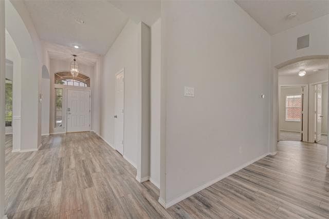 Building Photo - 5909 Meadowcrest Ln