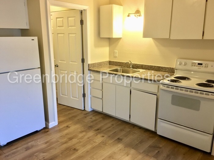 Primary Photo - 1313 NE 131st Pl