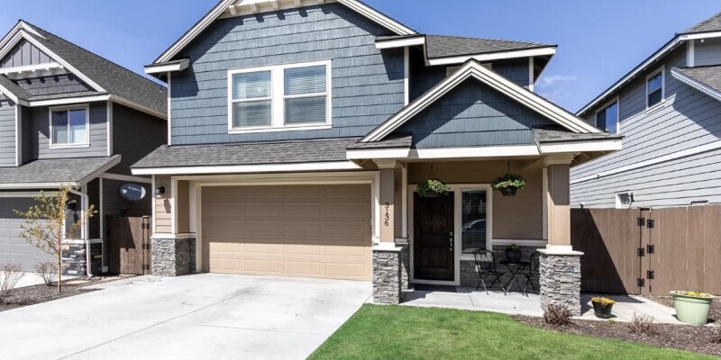 3136 Northeast Flagstone Avenue, Bend, OR 97701