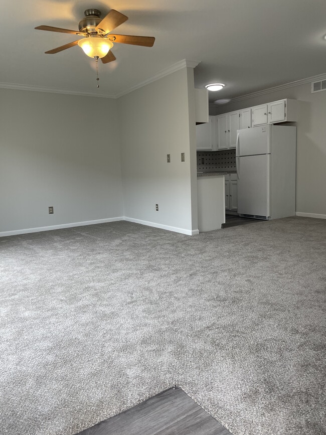 Building Photo - 38589 Wellington Dr