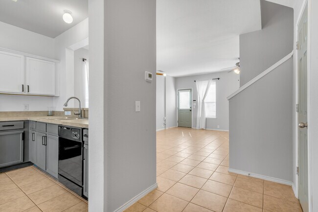 Foto del edificio - 10737 Traymore Dr