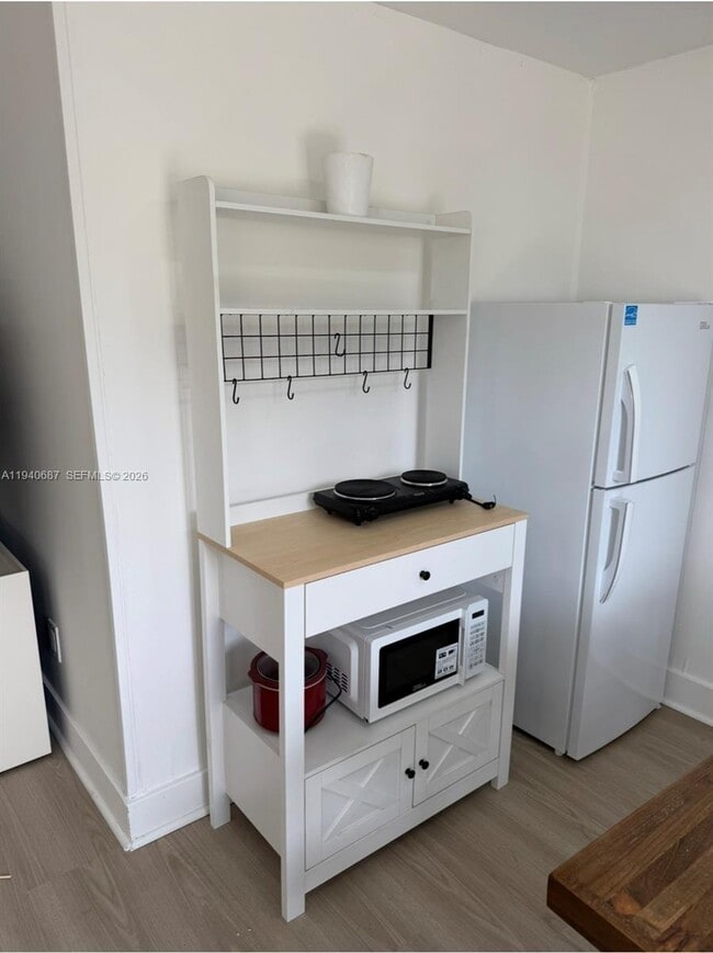 Foto del edificio - 2036 NE 21st Ave