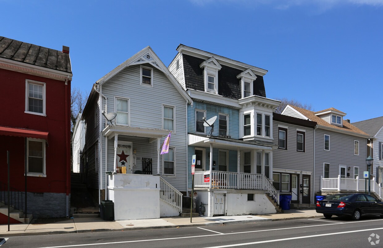 Primary Photo - 236-238 Summit Ave