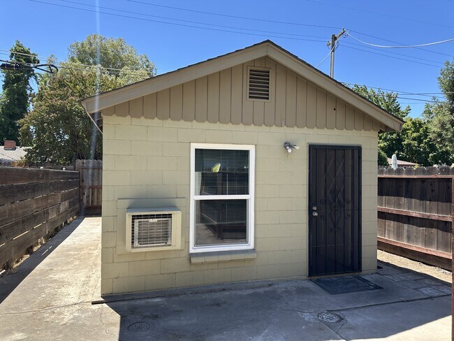 Foto del edificio - 1324 Del Rey Ave