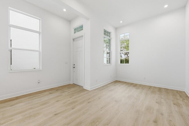 Foto del edificio - 140 SE Via Tirso
