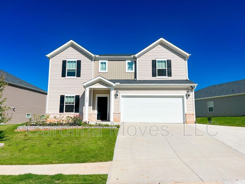 Primary Photo - 208 Pewter Cir