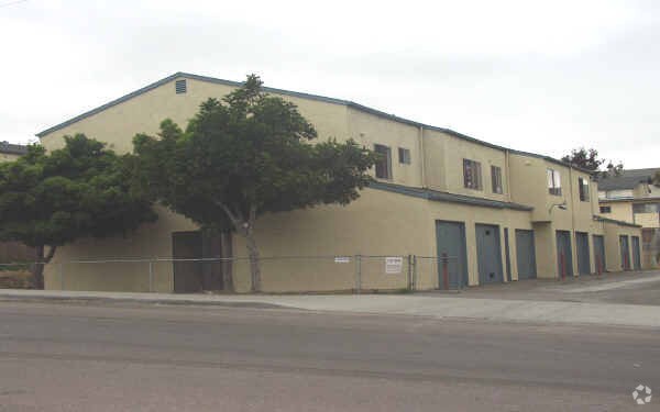 Foto del edificio - 1645-1685 S 43rd St